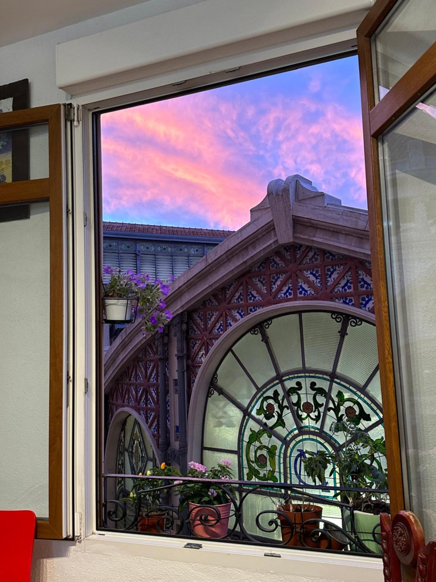 Mirador 1 Del Mercado Central - Habitacion Con Bano Privado En El Centro De La Ciudad Vella Valensiya Dış mekan fotoğraf