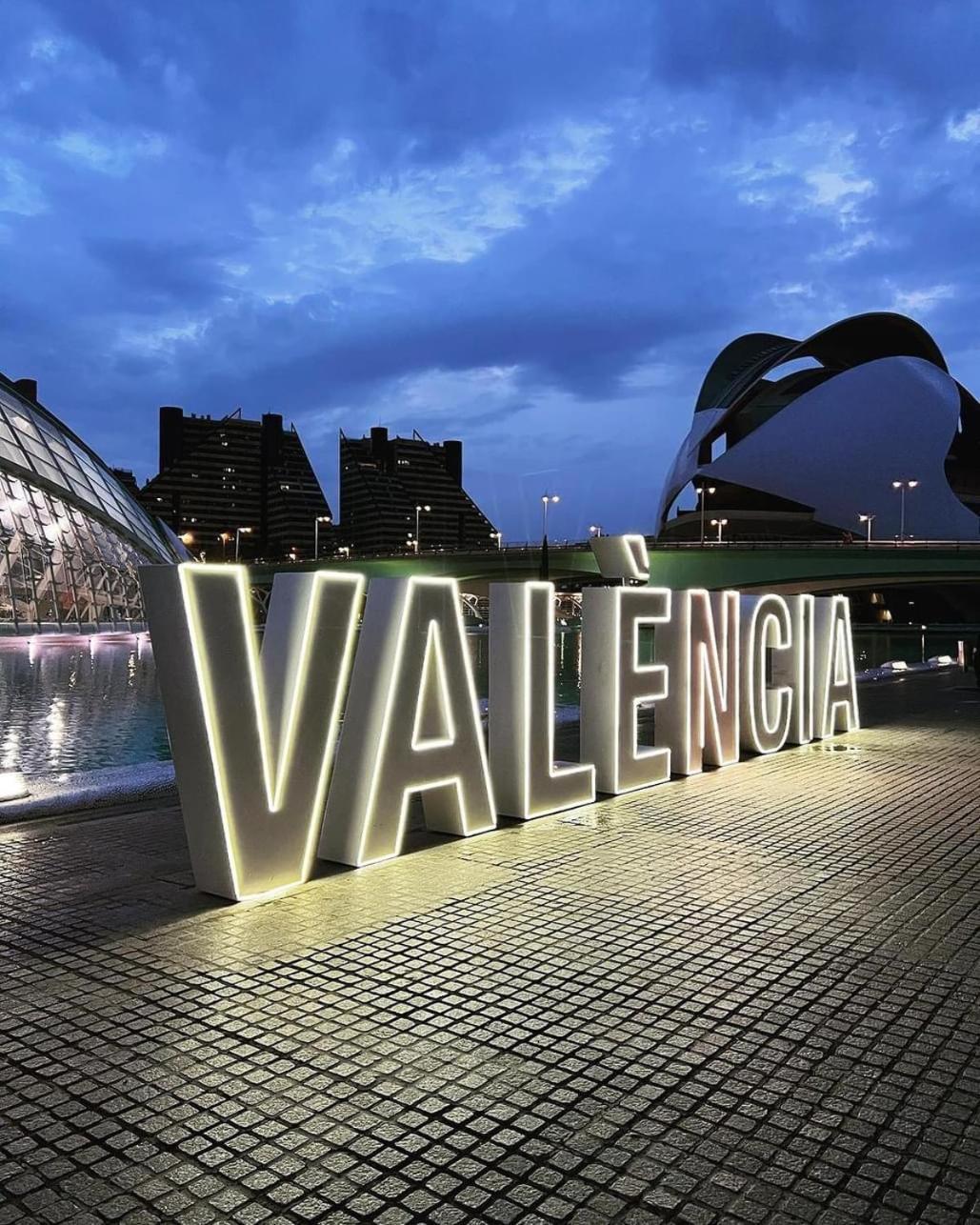 Mirador 1 Del Mercado Central - Habitacion Con Bano Privado En El Centro De La Ciudad Vella Valensiya Dış mekan fotoğraf