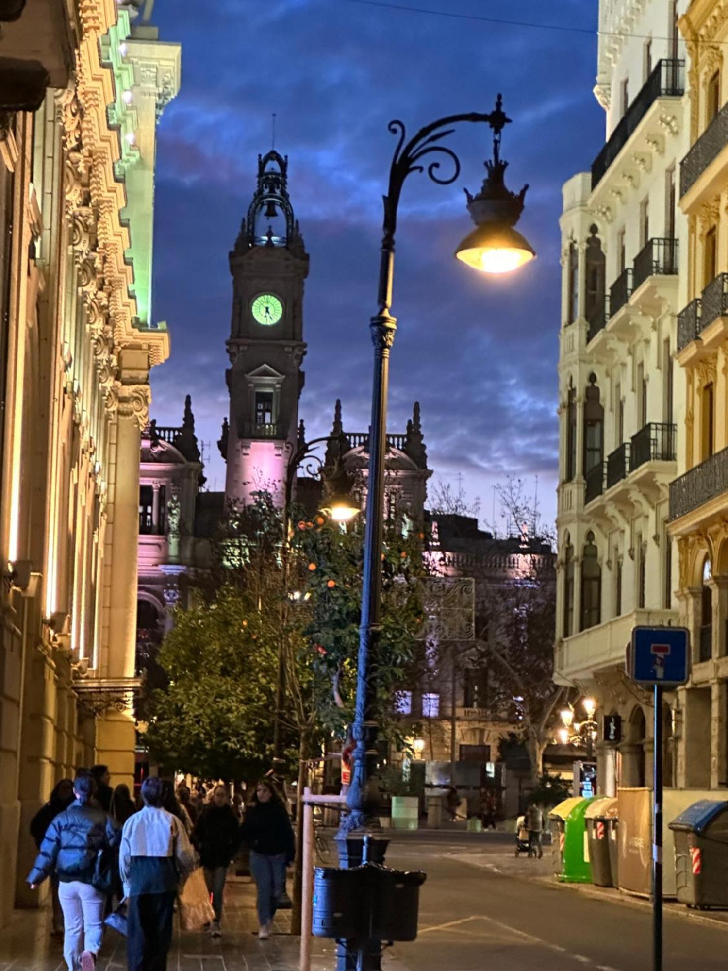 Mirador 1 Del Mercado Central - Habitacion Con Bano Privado En El Centro De La Ciudad Vella Valensiya Dış mekan fotoğraf