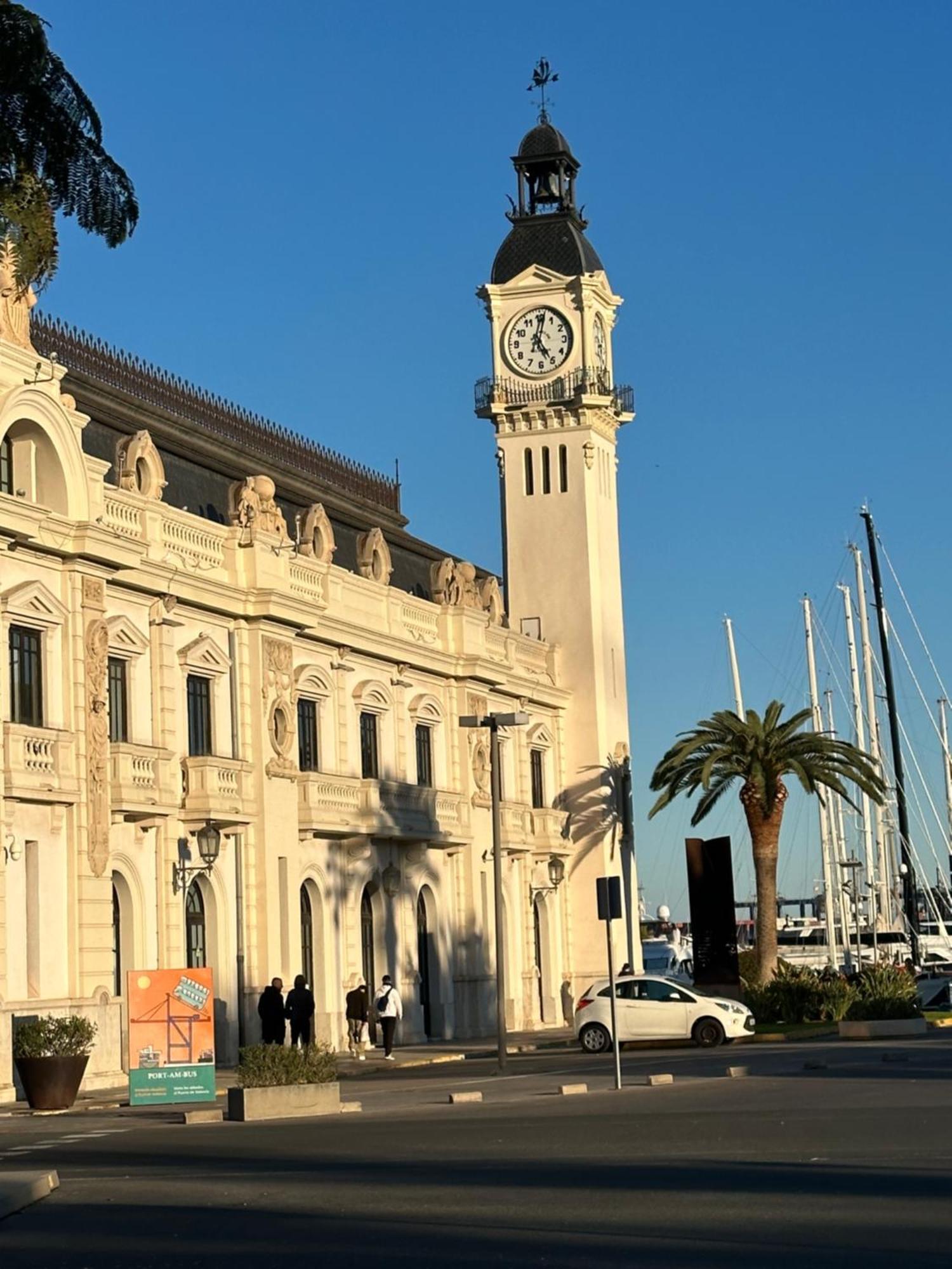 Mirador 1 Del Mercado Central - Habitacion Con Bano Privado En El Centro De La Ciudad Vella Valensiya Dış mekan fotoğraf