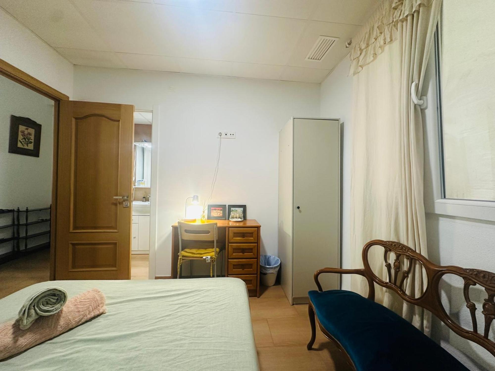 Mirador 1 Del Mercado Central - Habitacion Con Bano Privado En El Centro De La Ciudad Vella Valensiya Dış mekan fotoğraf